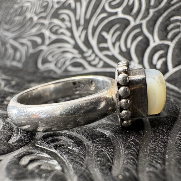 Silpada 925 Sterling Silver Button Frame Mother Of Pearl Ring Size 5 R1617 - Picture 5 of 8